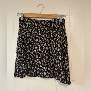 Forever21 black flowered skirt. Size S